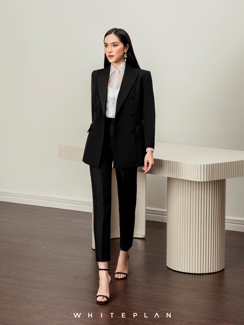 BLACK TAYLOR JACKET X BLACK VICTOR PANT X LIGHTY BLOUSE
