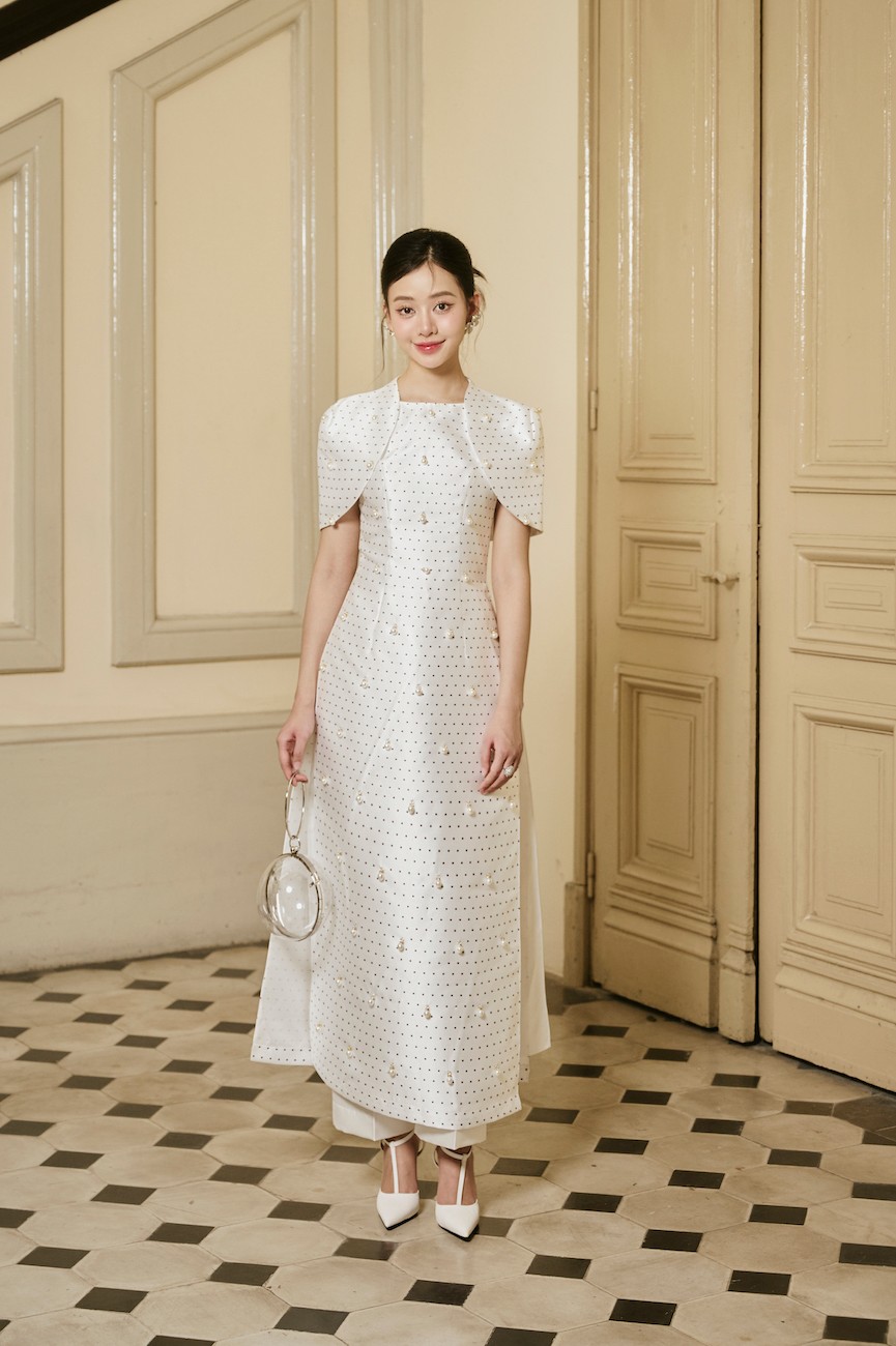AODAI THUÝ AN
