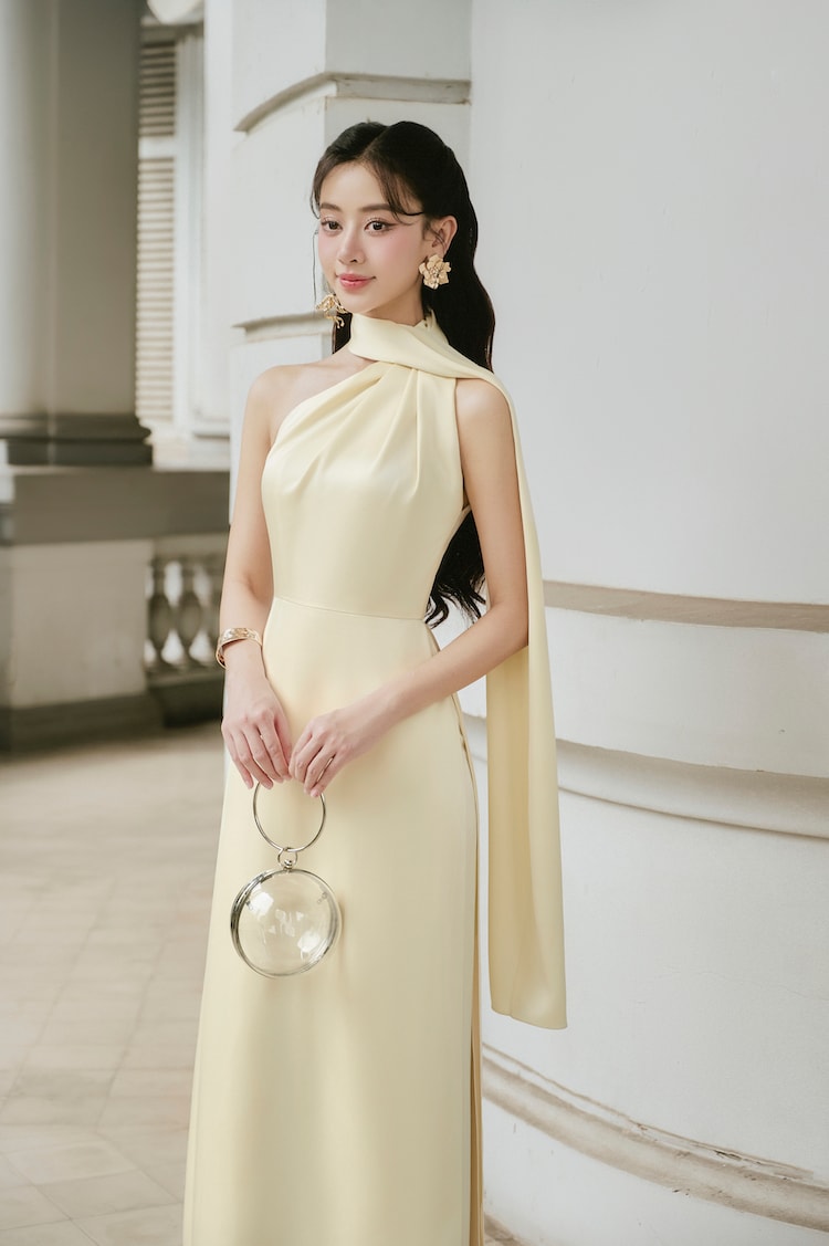 AODAI TUỆ NHI