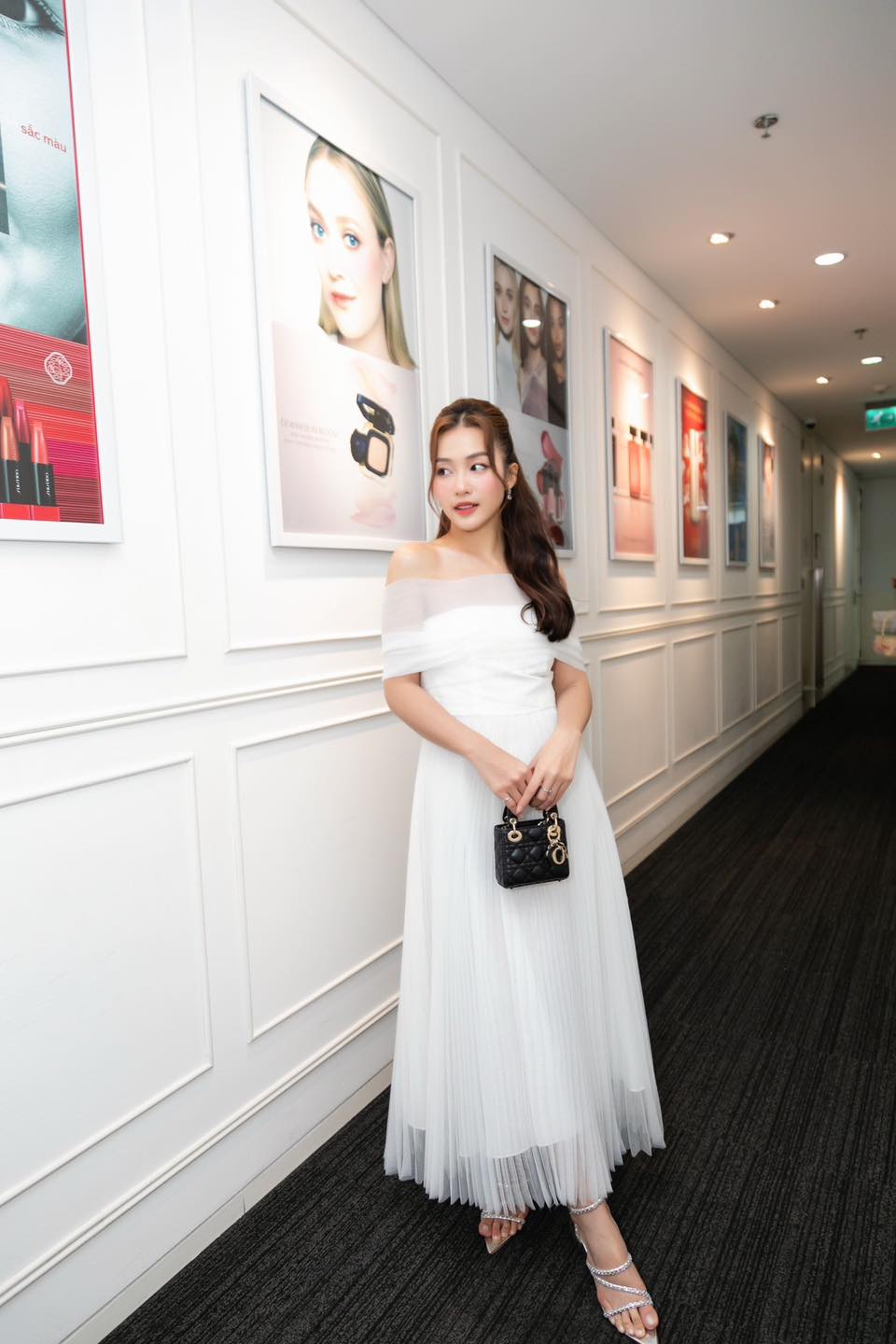 WHITE PLAN X KHẢ NGÂN