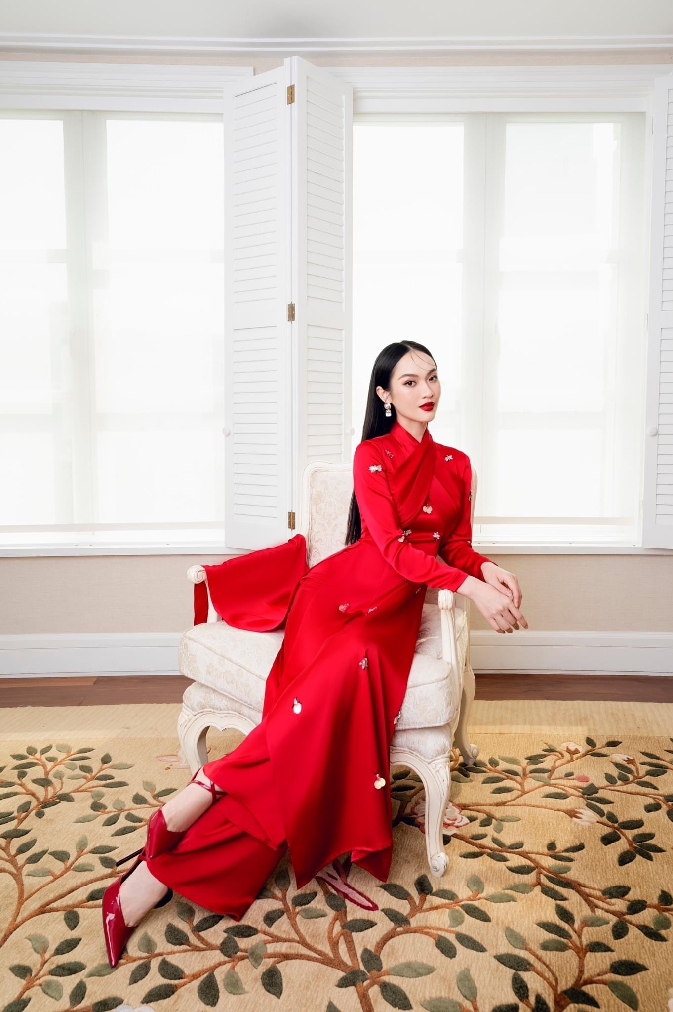 QUAN AODAI (L.RED)